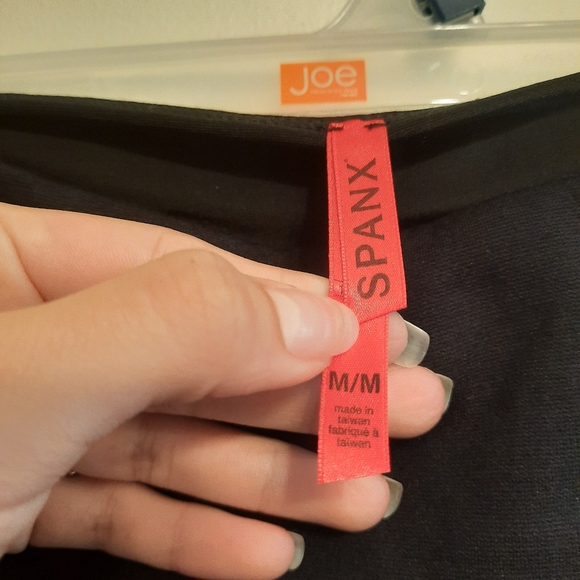 Spanx Black Textured Side Panels Legging Pant Size M - Picture 7 of 14